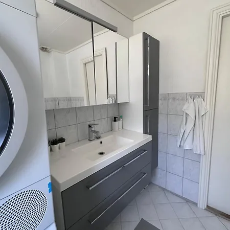 Bedroom With Balcony ברגן